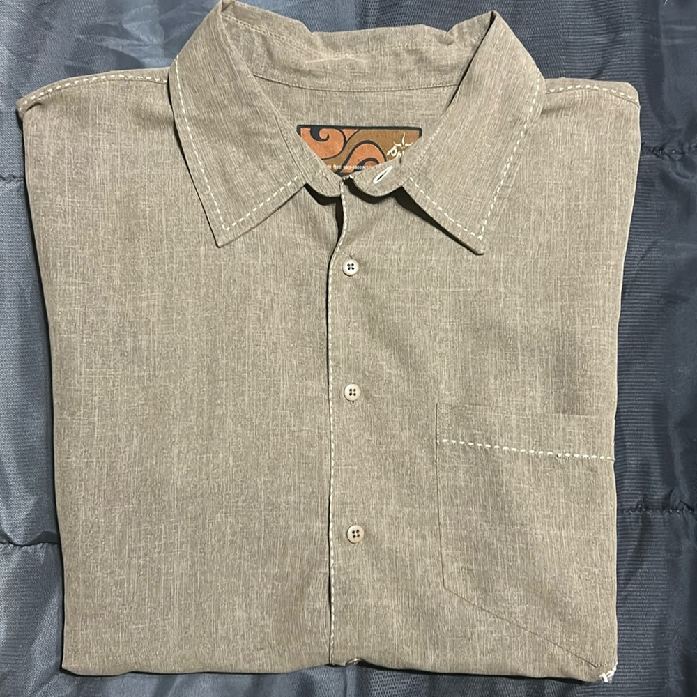 Men’s Prana Short Sleeve Button down shirt. Like New.